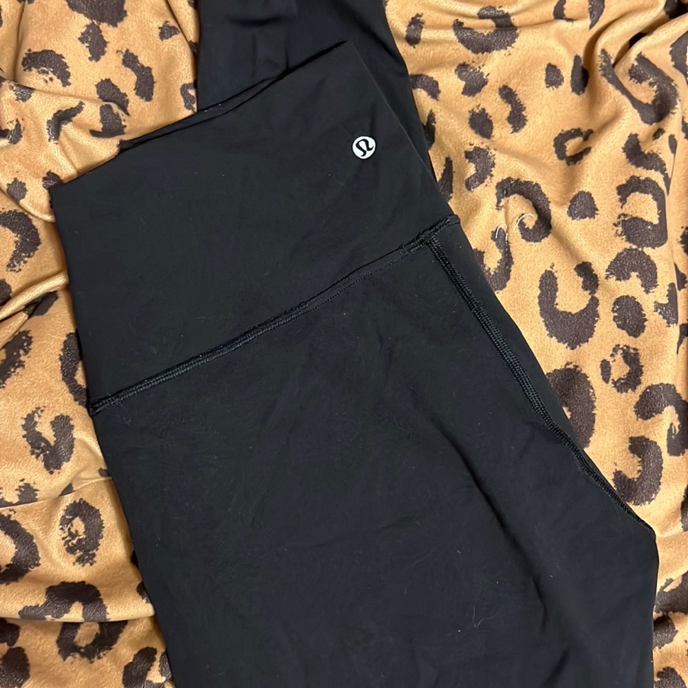 Lululemon wunder under black leggings size 10